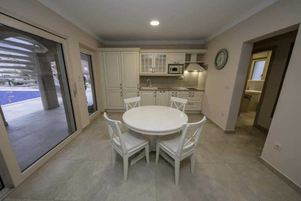 Luka Appartement *