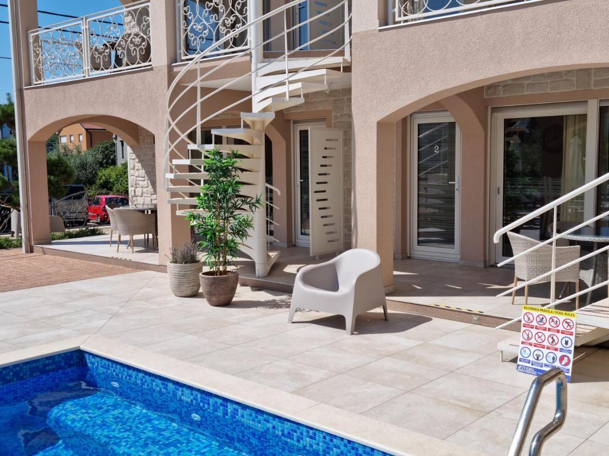 Luka Appartement *